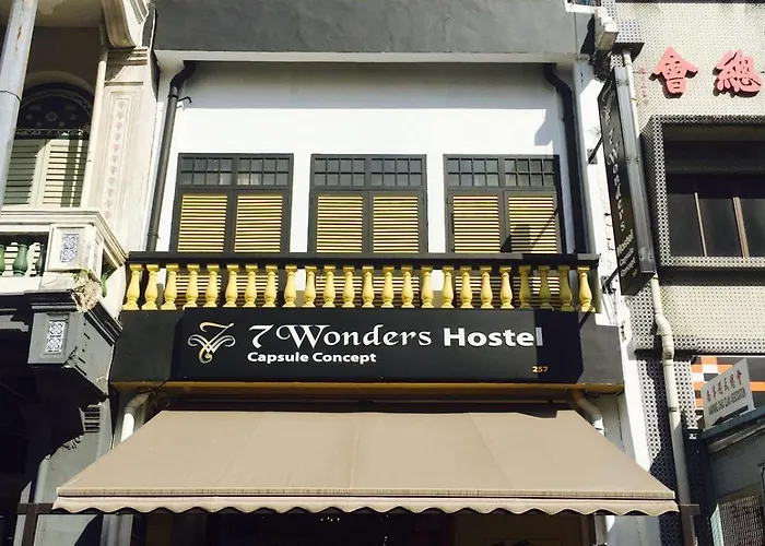 7 Wonders Boutique Capsule Hotel